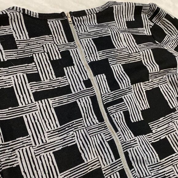 LuLaRoe Geometric Black & White Minimalist And Modern Dress - Picture 12 of 14